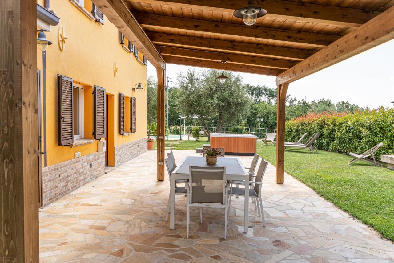 Montenovo Country House Ostra Vetere 外观 照片
