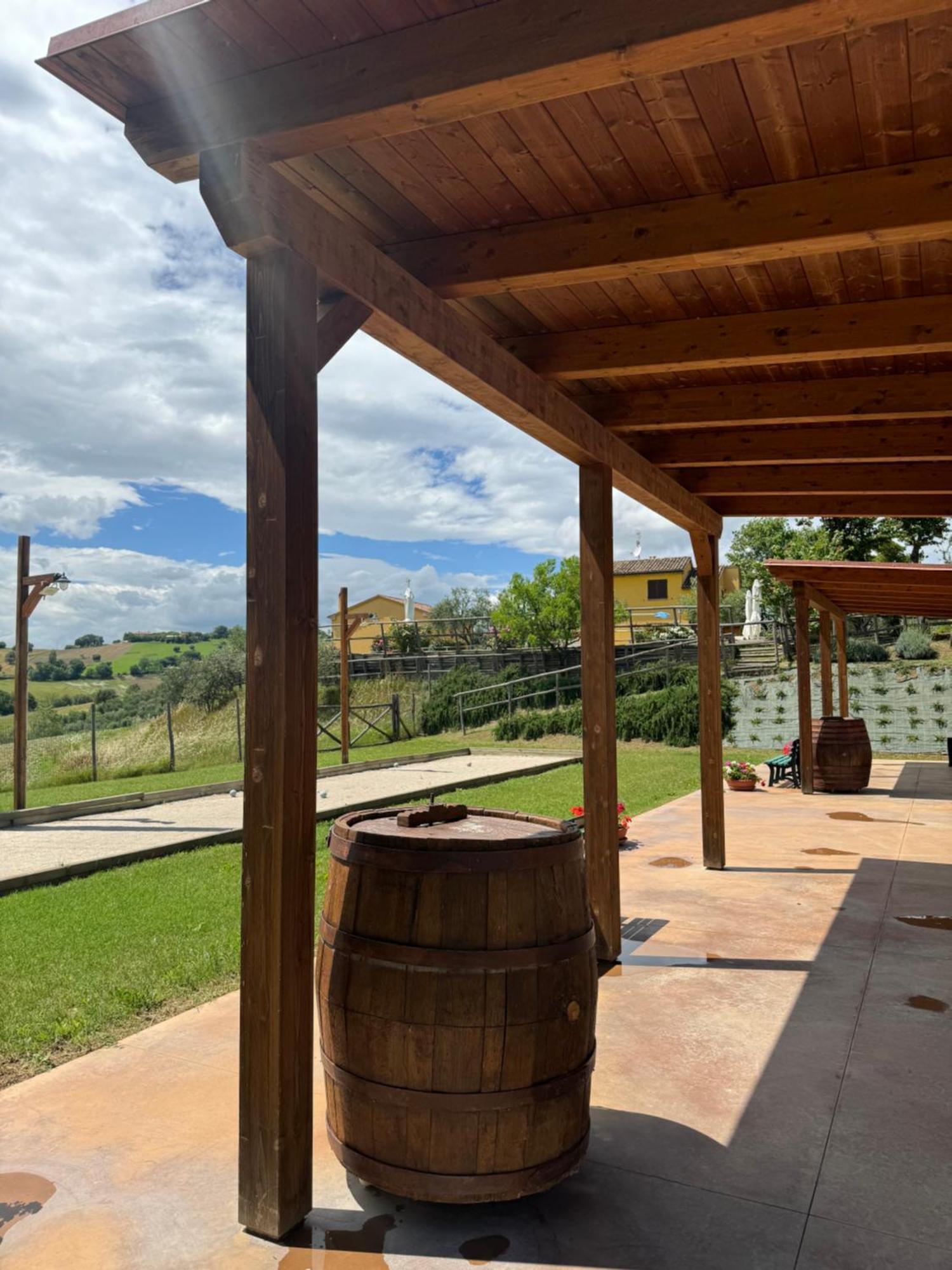 Montenovo Country House Ostra Vetere 外观 照片