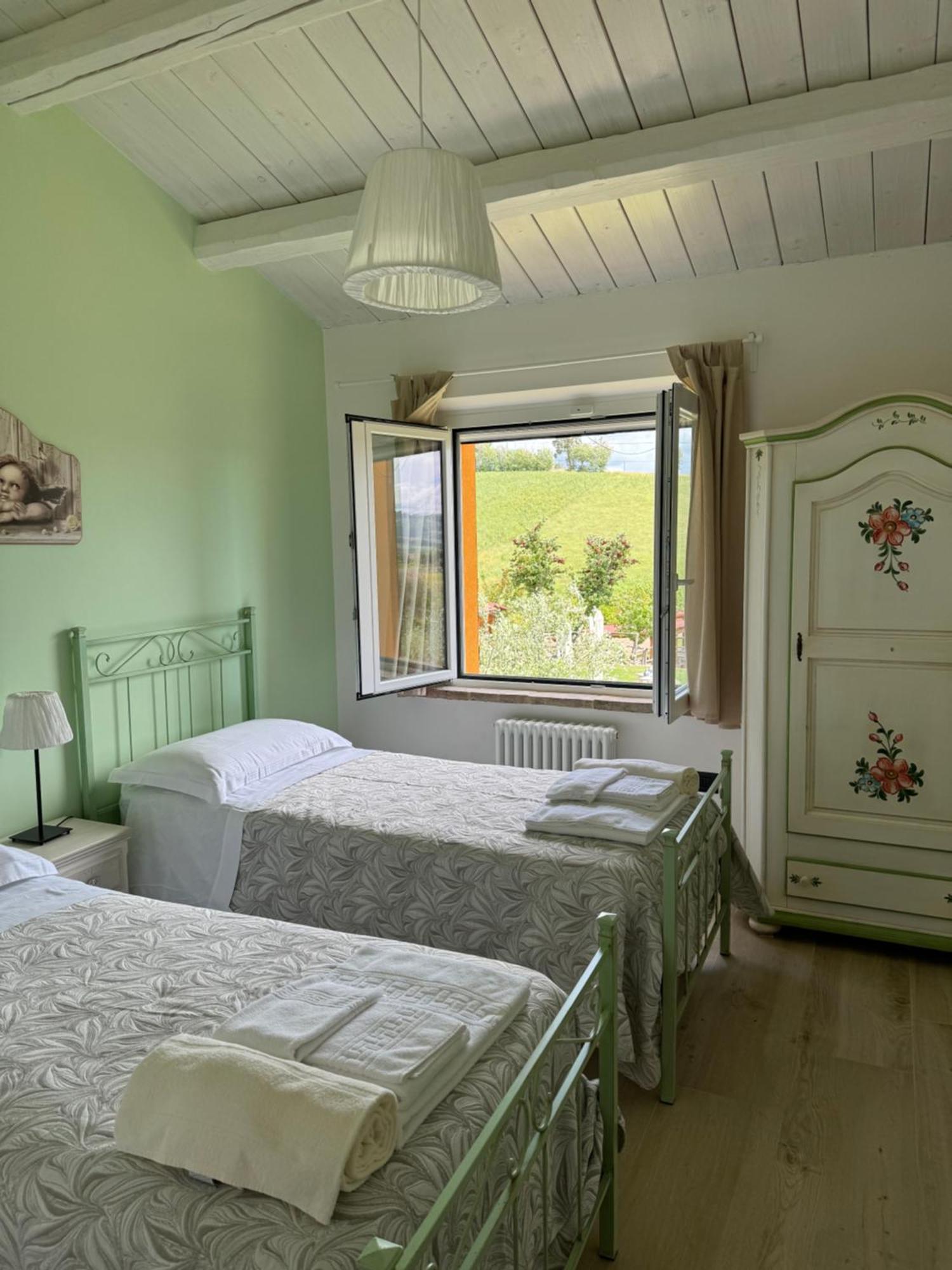 Montenovo Country House Ostra Vetere 客房 照片