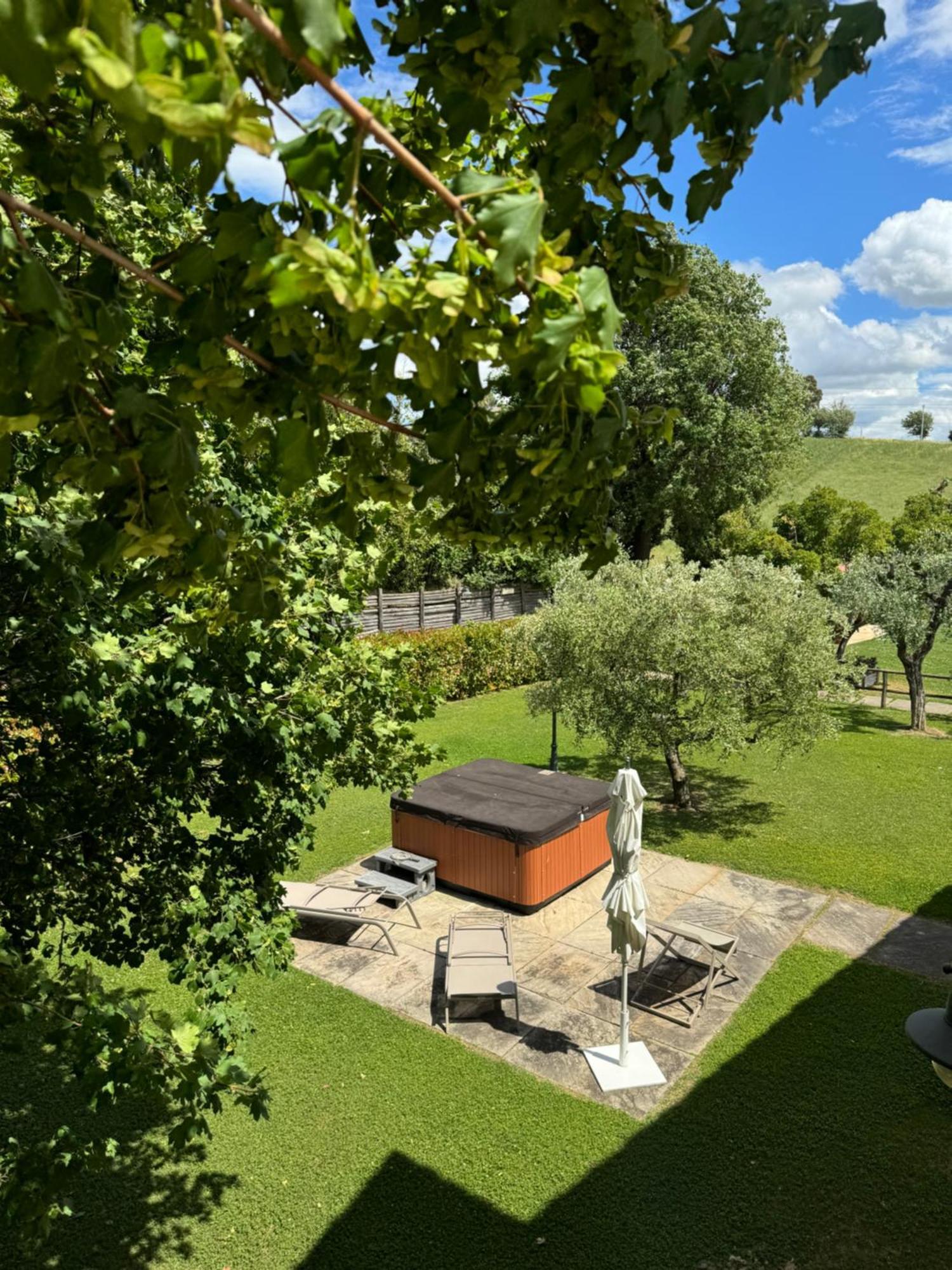 Montenovo Country House Ostra Vetere 外观 照片