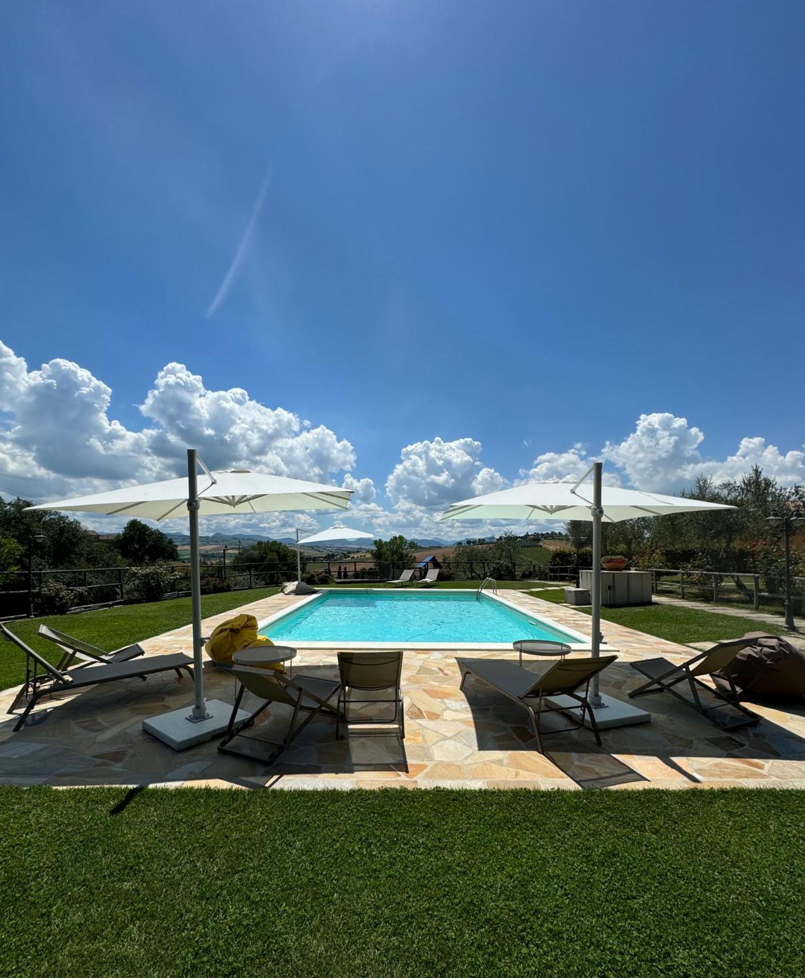 Montenovo Country House Ostra Vetere 外观 照片