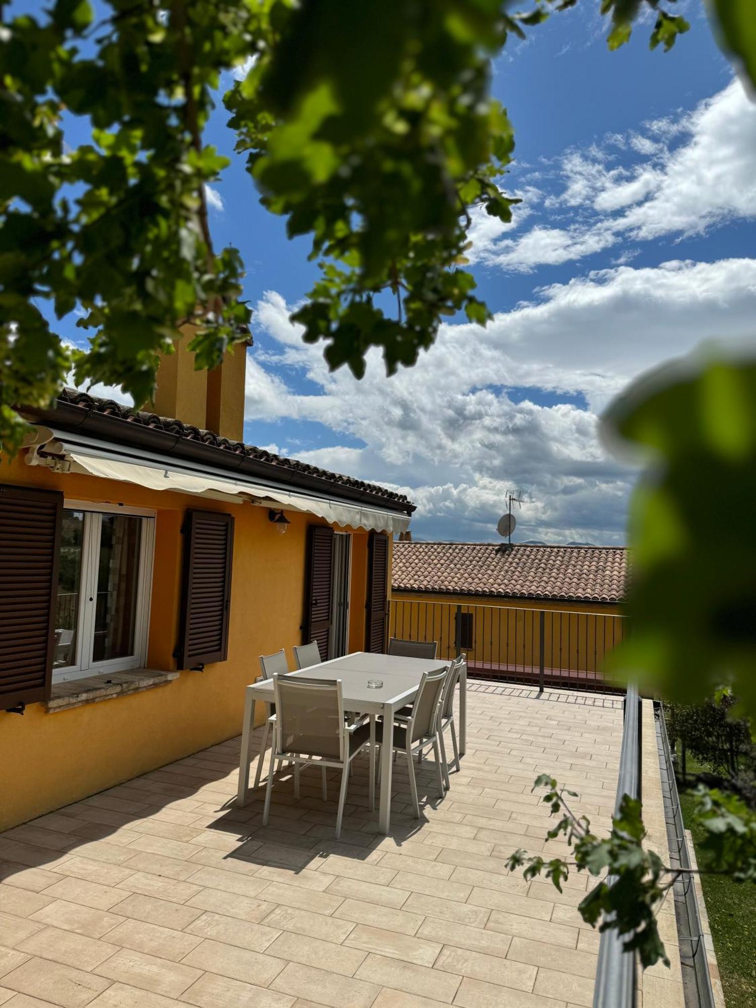 Montenovo Country House Ostra Vetere 外观 照片