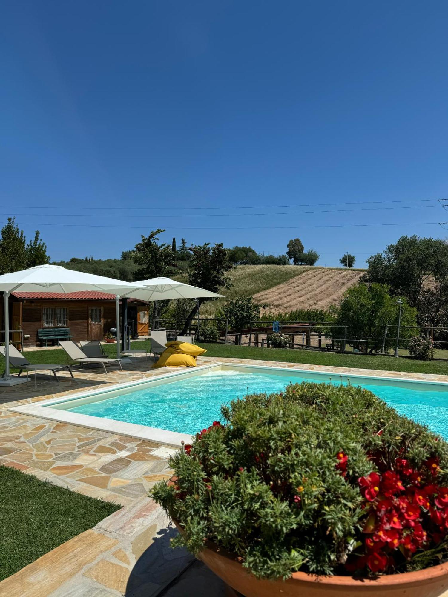 Montenovo Country House Ostra Vetere 外观 照片
