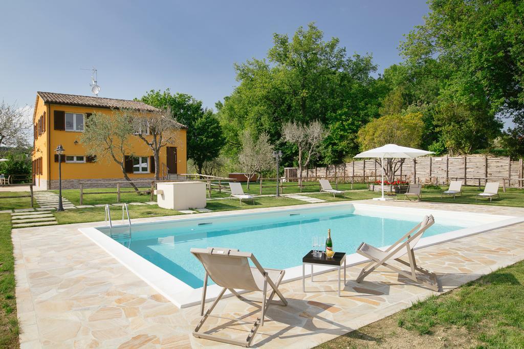 Montenovo Country House Ostra Vetere 外观 照片