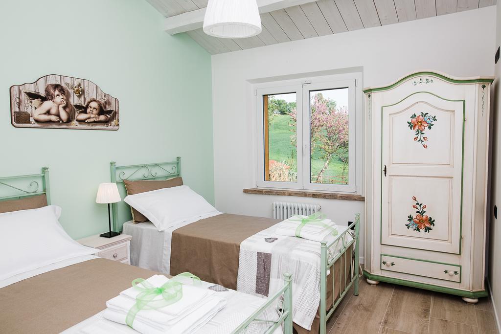 Montenovo Country House Ostra Vetere 外观 照片