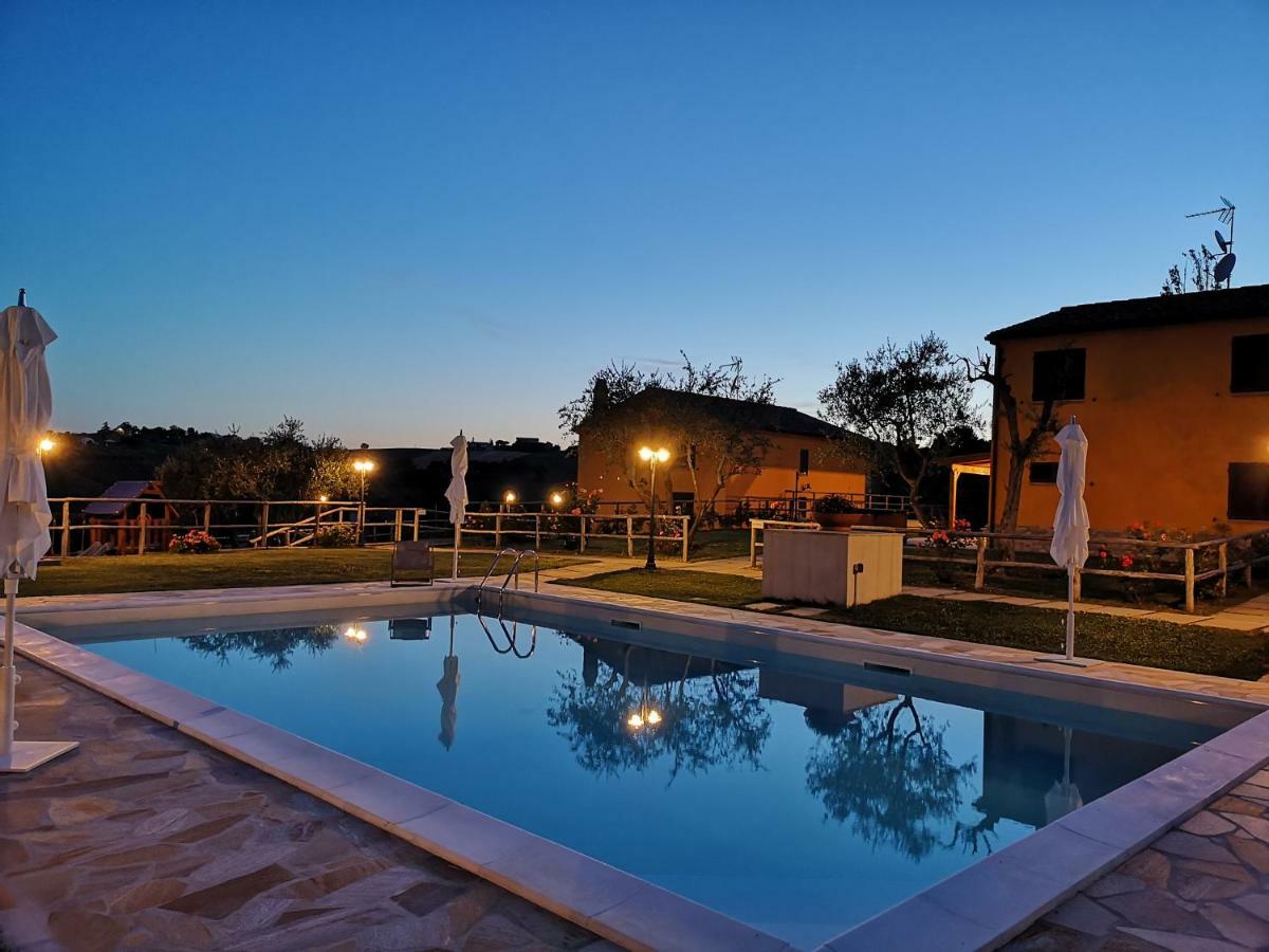 Montenovo Country House Ostra Vetere 外观 照片